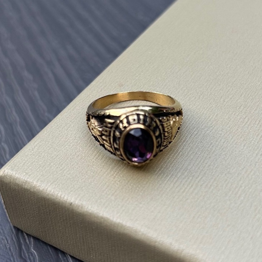 Vintage Cougars Central High Class Ring Purple Stone Gold Tone Katie Size 7